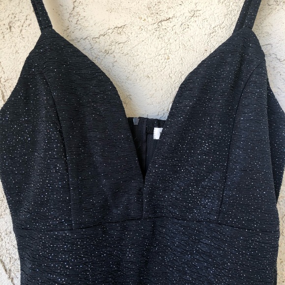 Bailey Blue Deep V-Neck Sparkle Crepe Dress - Picture 3 of 8